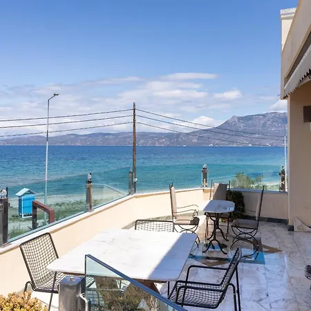 Livas Seaside Family Apartamento Corinto