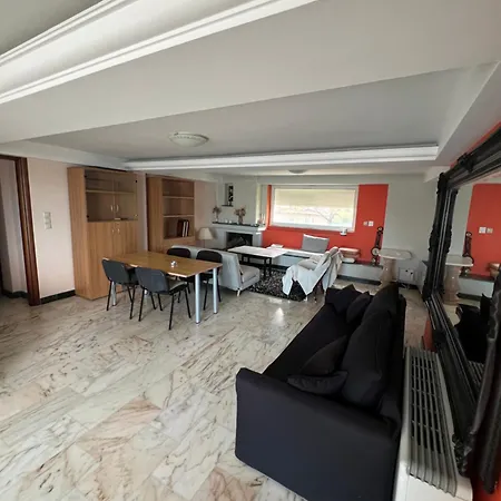 Livas Seaside Family Daire *