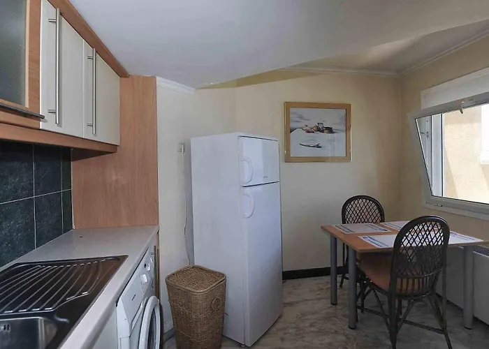 Livas Seaside Family Apartament Corinth