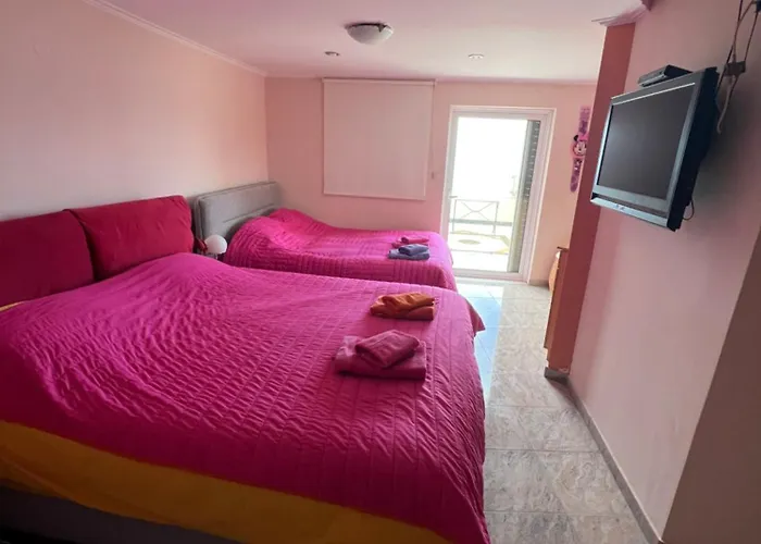 Livas Seaside Family